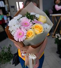 Букет цветов из:  Герберы, Розы и Хризантемы в Сегеже