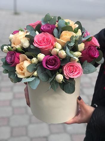 Цветочная композиция из Розы в шляпной коробке в Сегеже