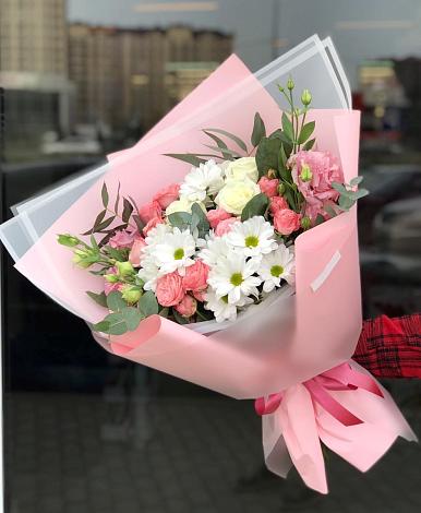 Букет цветов из: Розы, Лизиантусы и Хризантемы в Сегеже